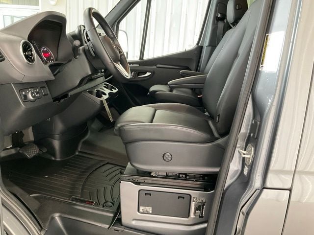 2024 Mercedes-Benz Sprinter 2500 Passenger 144 WB