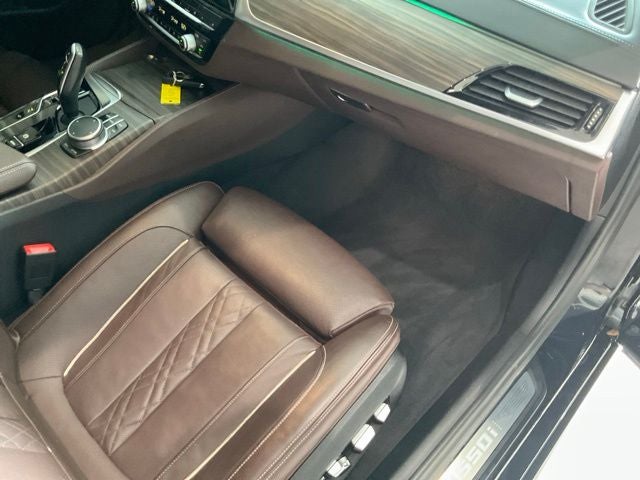 2021 BMW 5 Series M550i xDrive