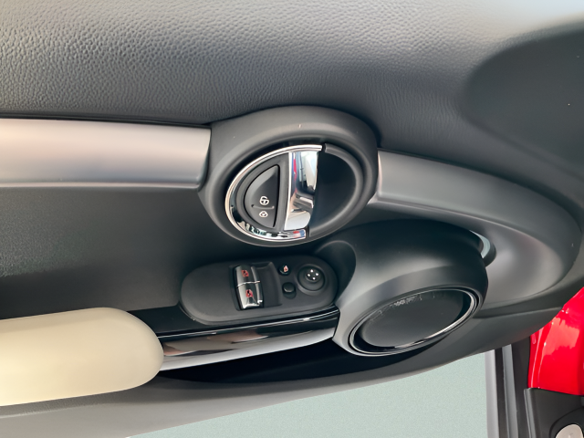 2023 MINI Cooper SE Electric Iconic