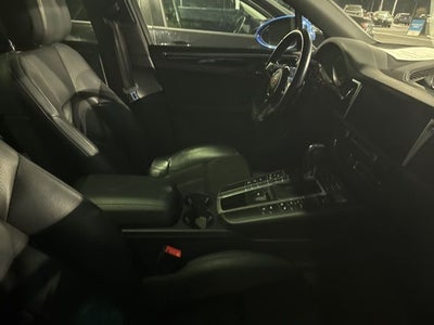 2020 Porsche Macan Base