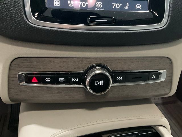2024 Volvo XC90 B6 Plus Bright Theme