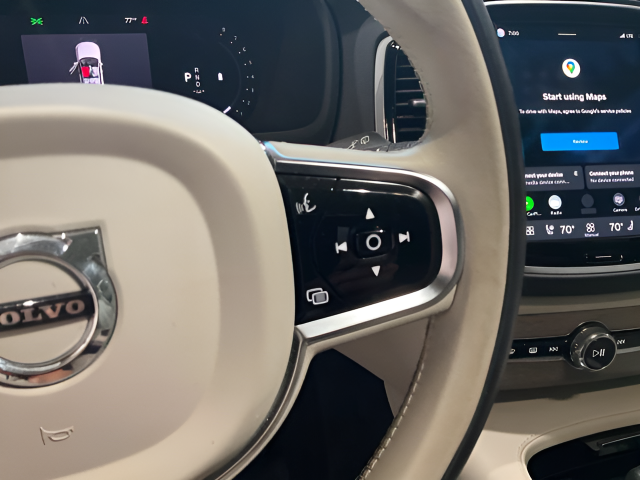 2024 Volvo XC90 B6 Plus Bright Theme
