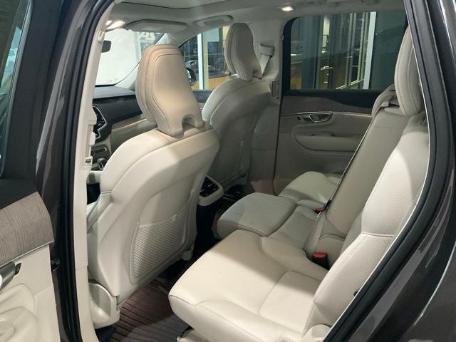 2024 Volvo XC90 B6 Plus Bright Theme
