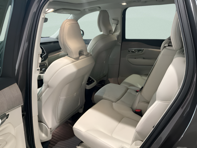 2024 Volvo XC90 B6 Plus Bright Theme