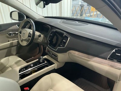 2024 Volvo XC90 B6 Plus Bright Theme