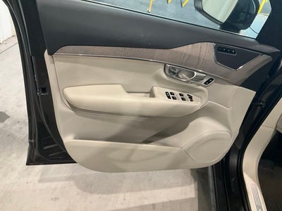 2024 Volvo XC90 B6 Plus Bright Theme