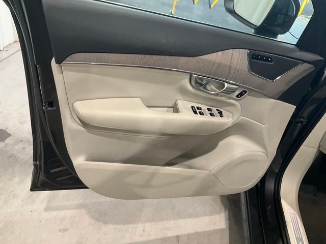 2024 Volvo XC90 B6 Plus Bright Theme