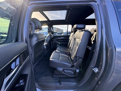 2023 Jeep Wagoneer L Base