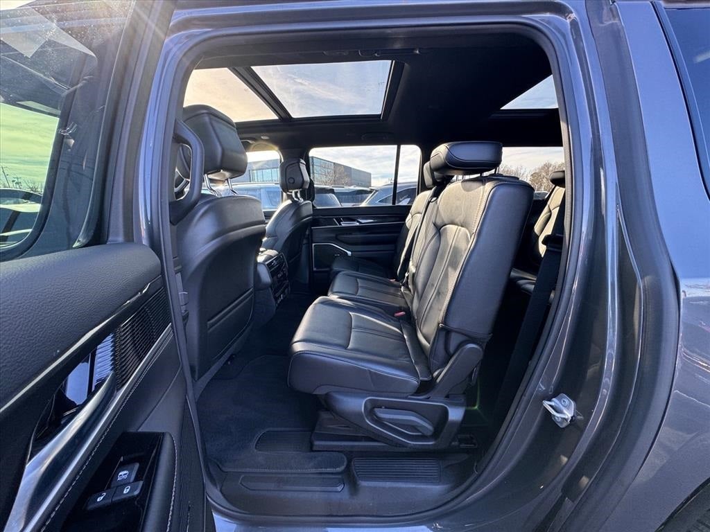 2023 Jeep Wagoneer L Base