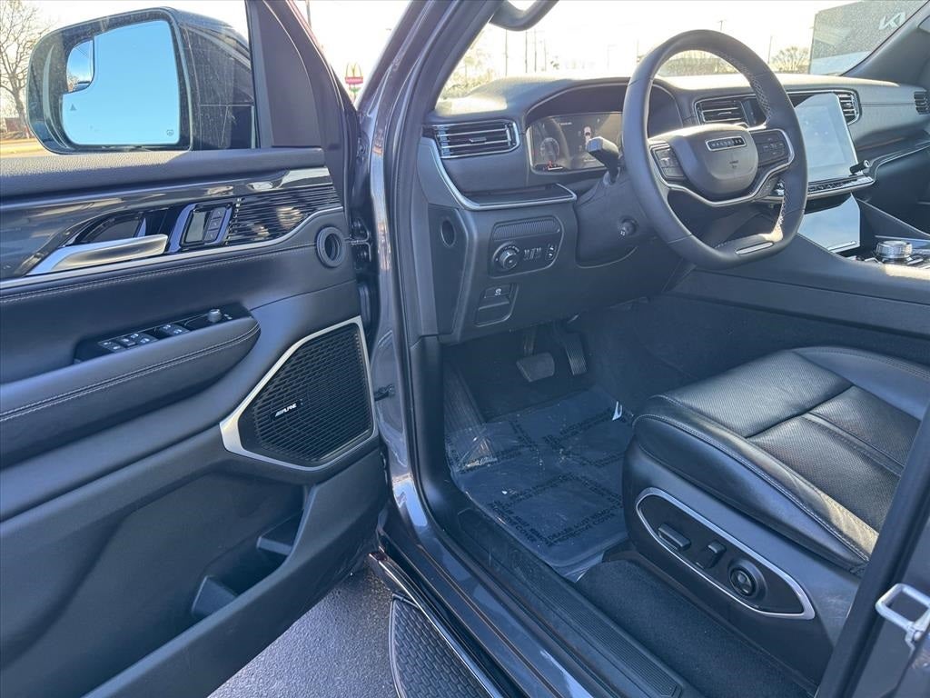 2023 Jeep Wagoneer L Base