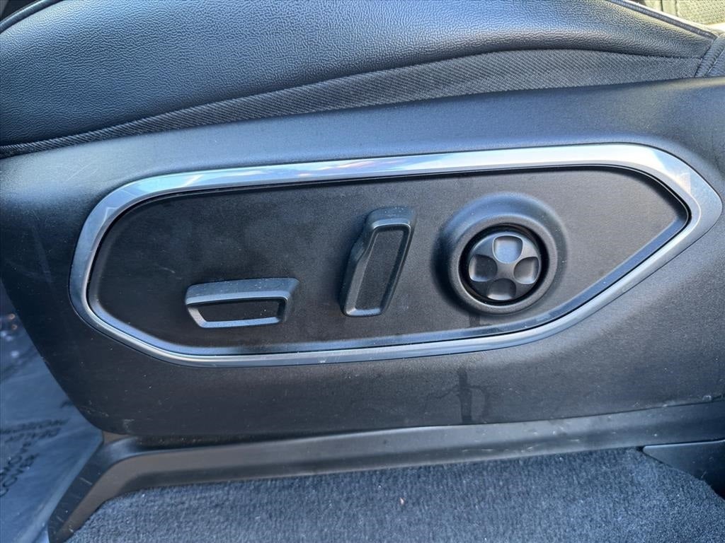 2023 Jeep Wagoneer L Base