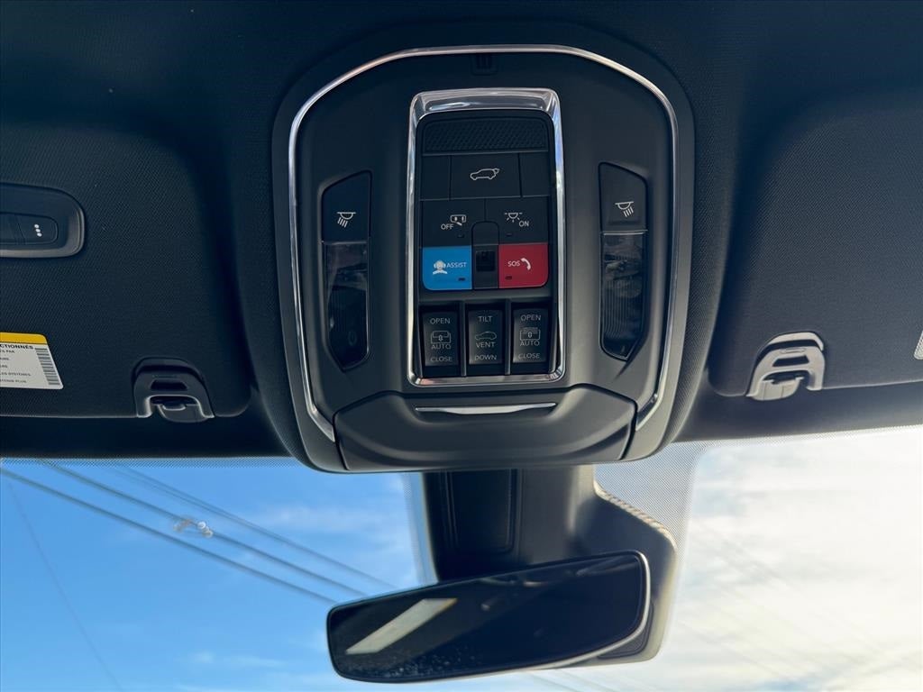 2023 Jeep Wagoneer L Base