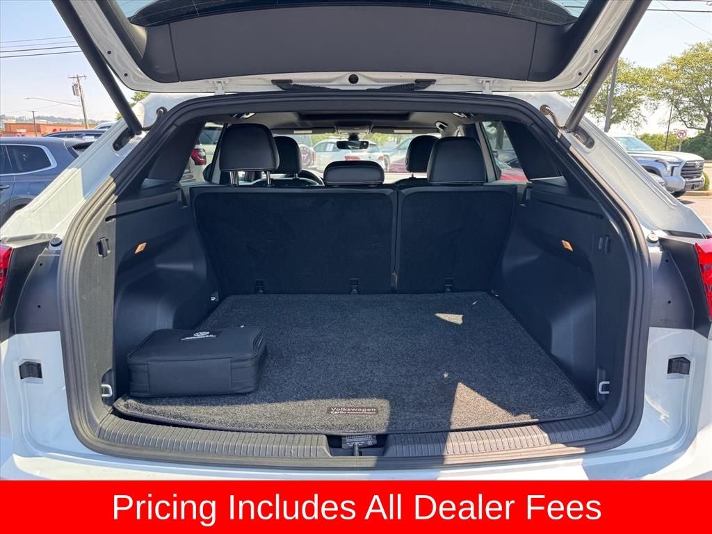 2022 Volkswagen Atlas Cross Sport 2.0T SEL R-Line