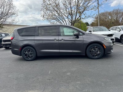 2022 Chrysler Pacifica Hybrid Limited