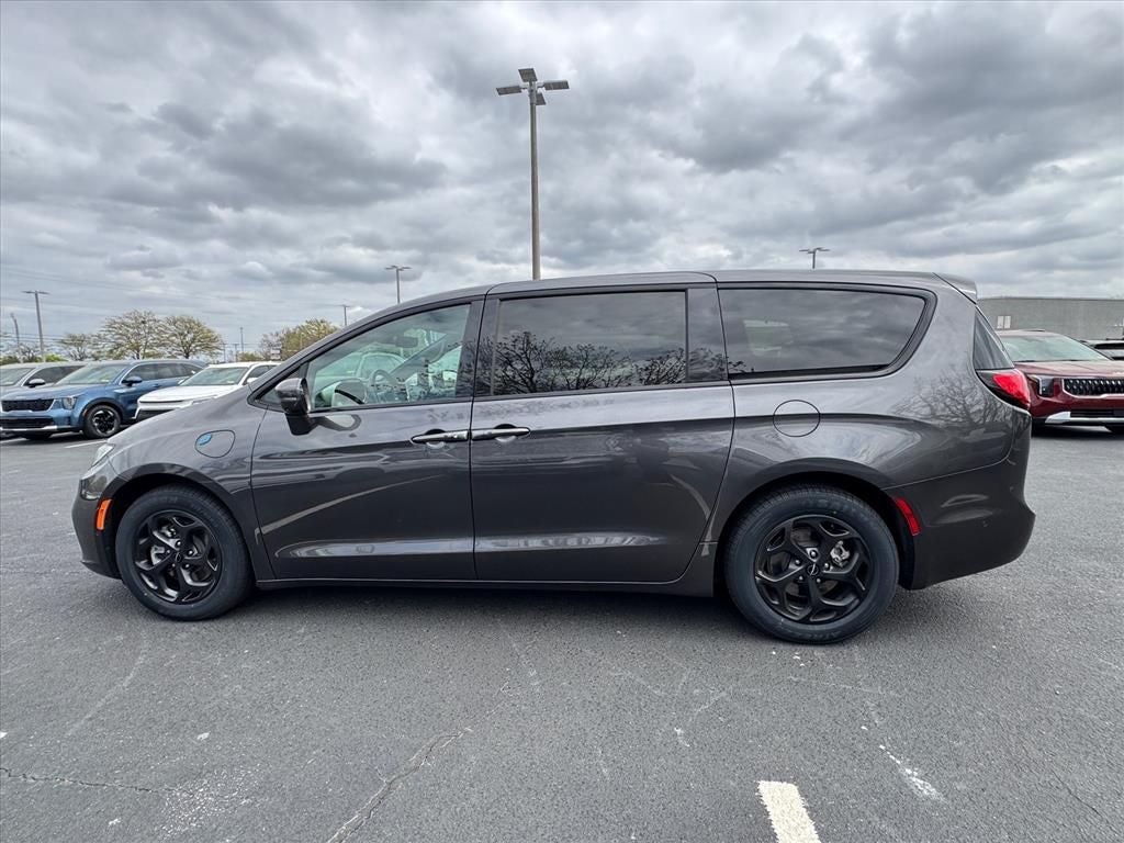 2022 Chrysler Pacifica Hybrid Limited