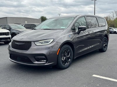 2022 Chrysler Pacifica Hybrid Limited