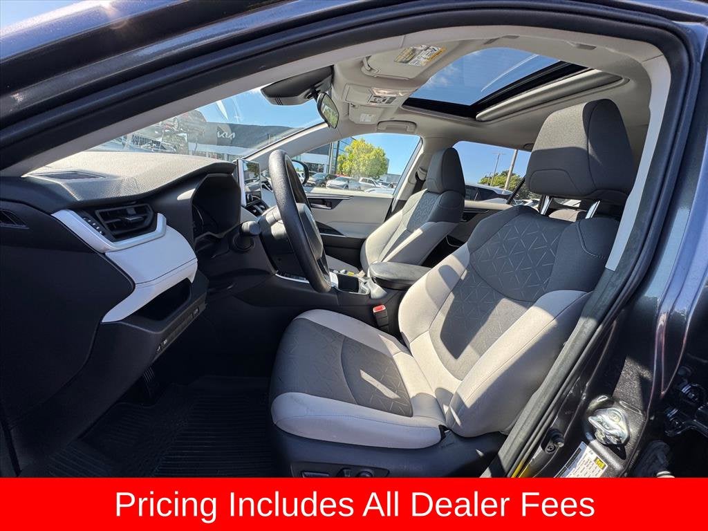 2025 Toyota RAV4 XLE