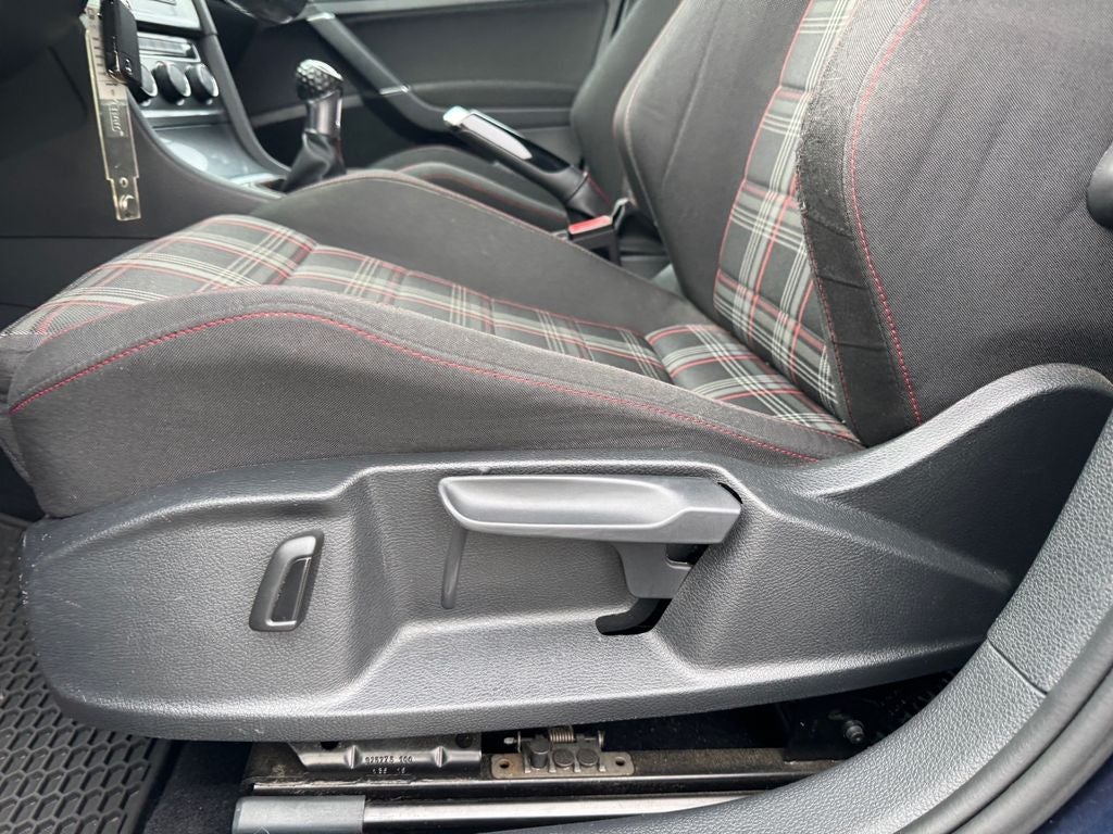 2015 Volkswagen Golf GTI 2.0T S w/Performance Package