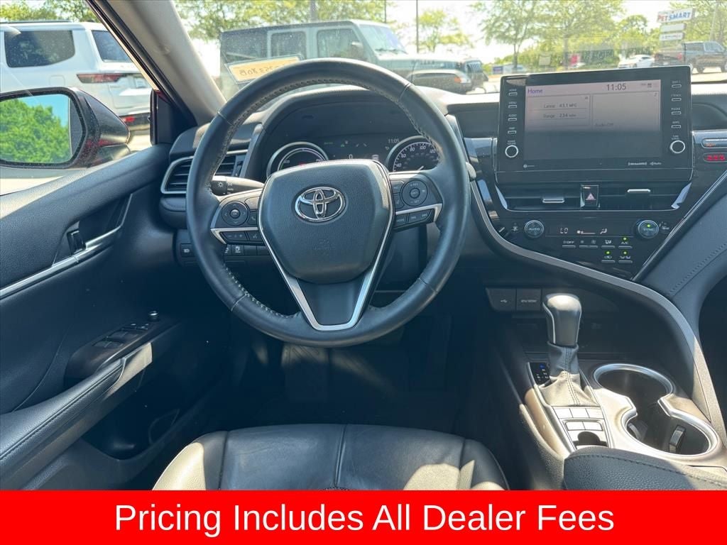 2022 Toyota Camry Hybrid XLE