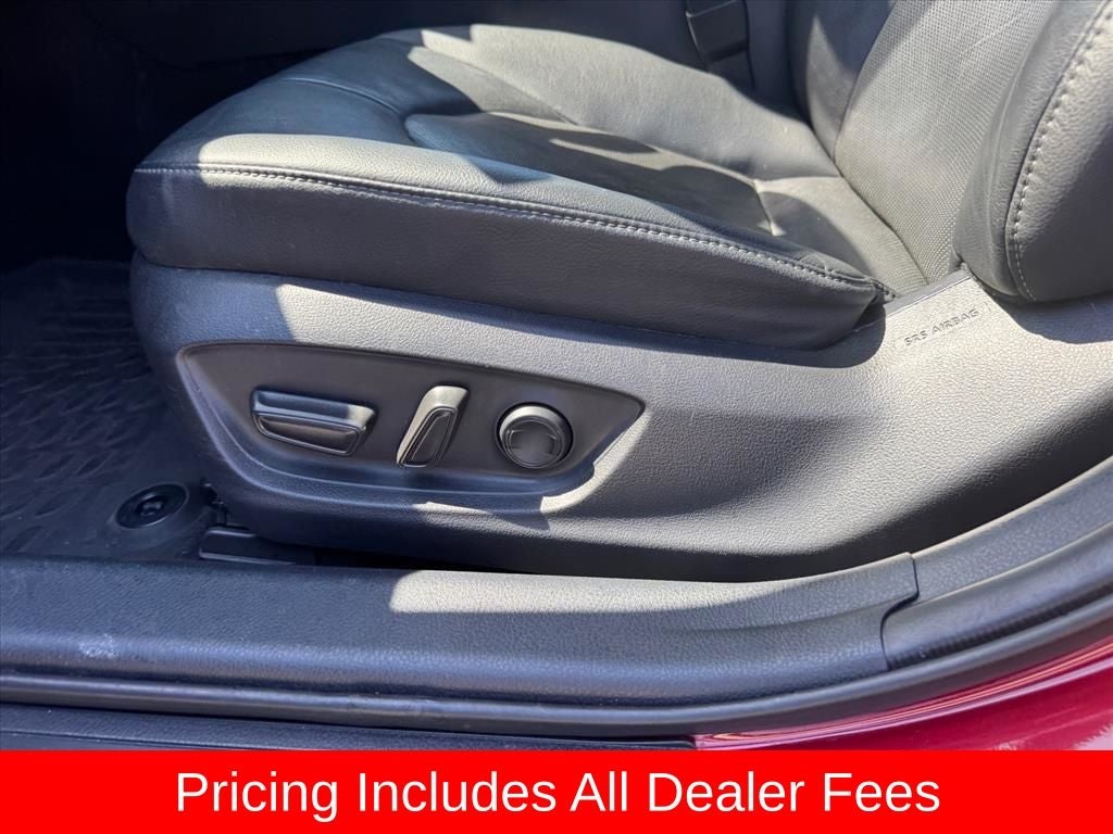 2022 Toyota Camry Hybrid XLE