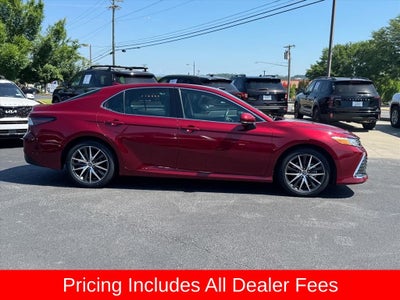 2022 Toyota Camry Hybrid XLE