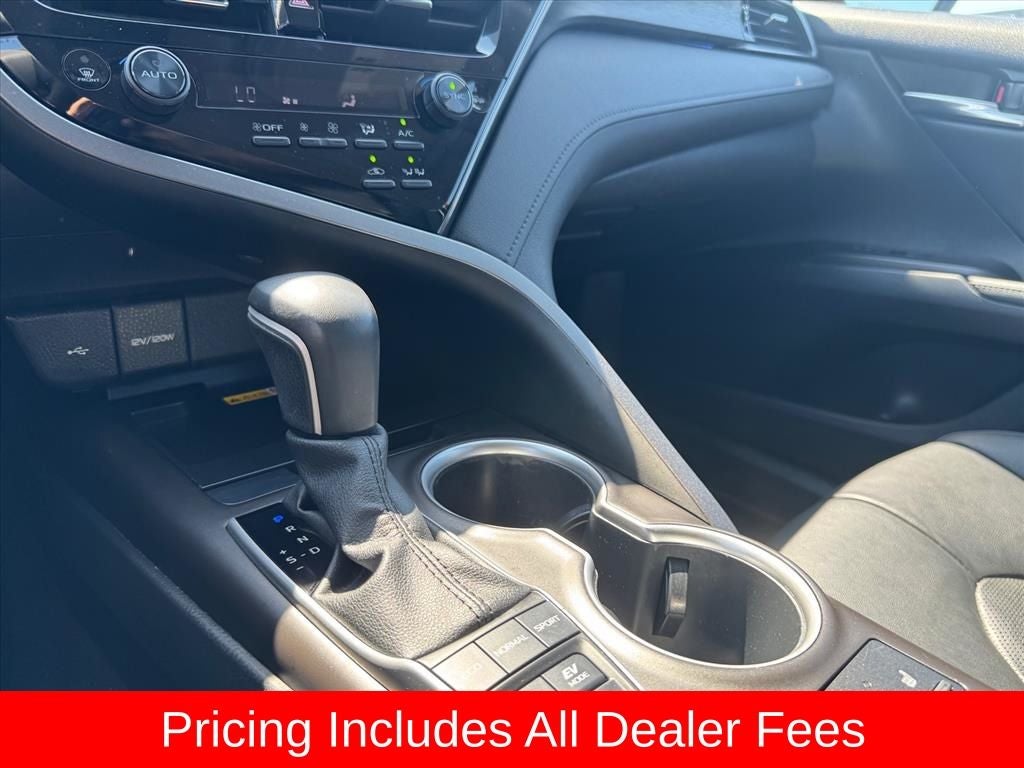 2022 Toyota Camry Hybrid XLE