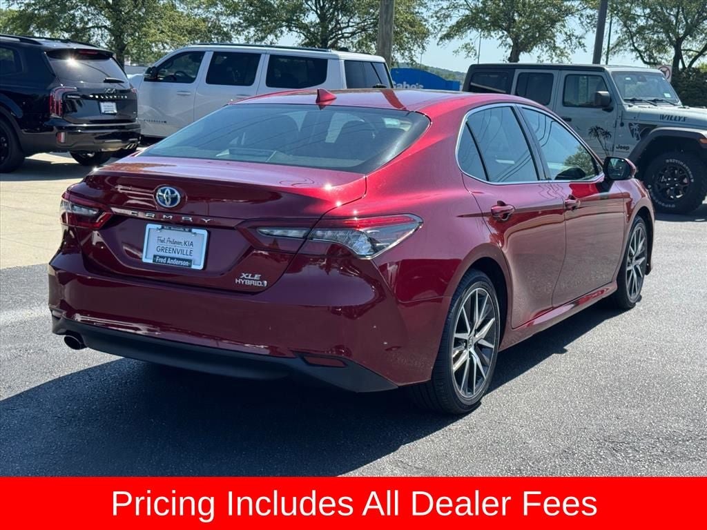 2022 Toyota Camry Hybrid XLE