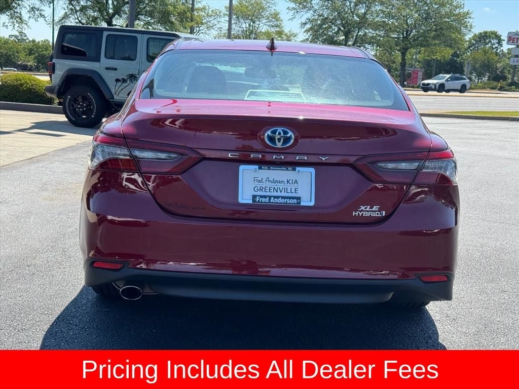 2022 Toyota Camry Hybrid XLE