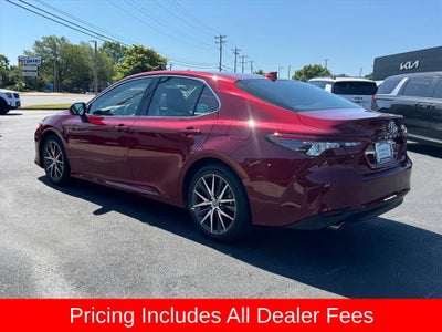 2022 Toyota Camry Hybrid XLE