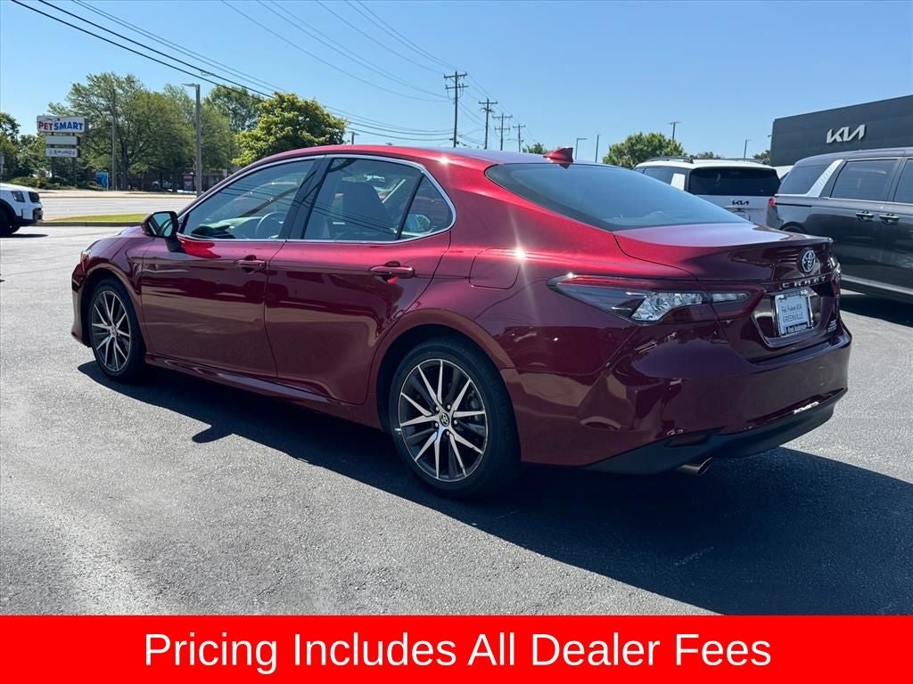 2022 Toyota Camry Hybrid XLE