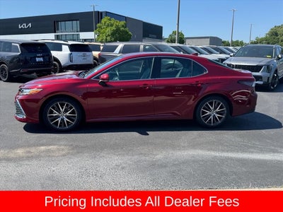 2022 Toyota Camry Hybrid XLE