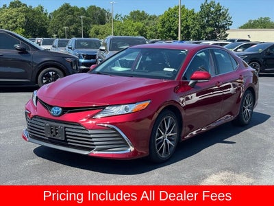 2022 Toyota Camry Hybrid XLE
