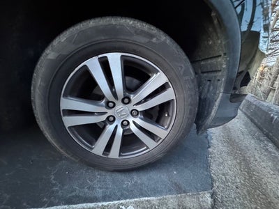 2017 Honda Pilot EX-L w/Rear Entertainment System