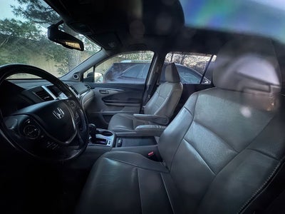 2017 Honda Pilot EX-L w/Rear Entertainment System