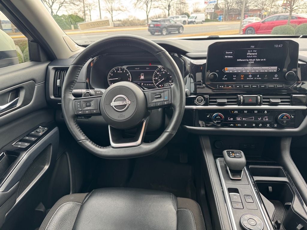 2023 Nissan Pathfinder SL