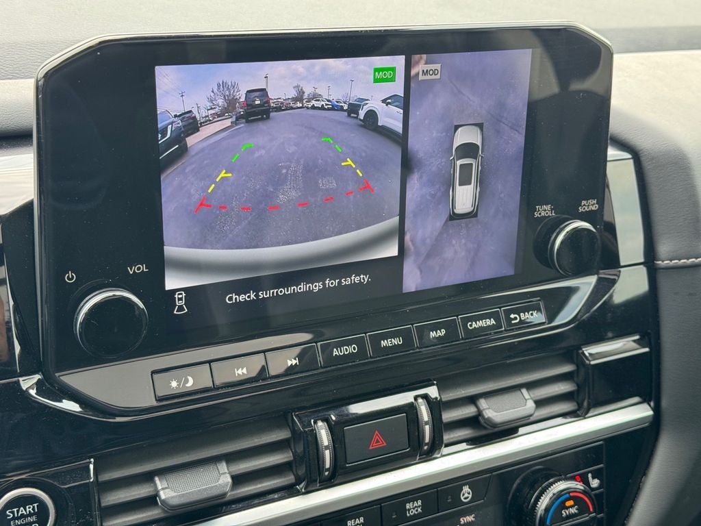 2023 Nissan Pathfinder SL