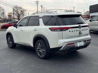 2023 Nissan Pathfinder SL