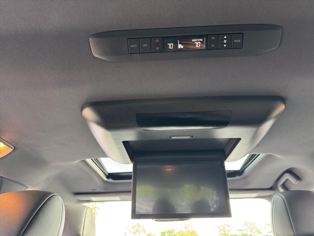 2022 Toyota Sienna XSE 7 Passenger