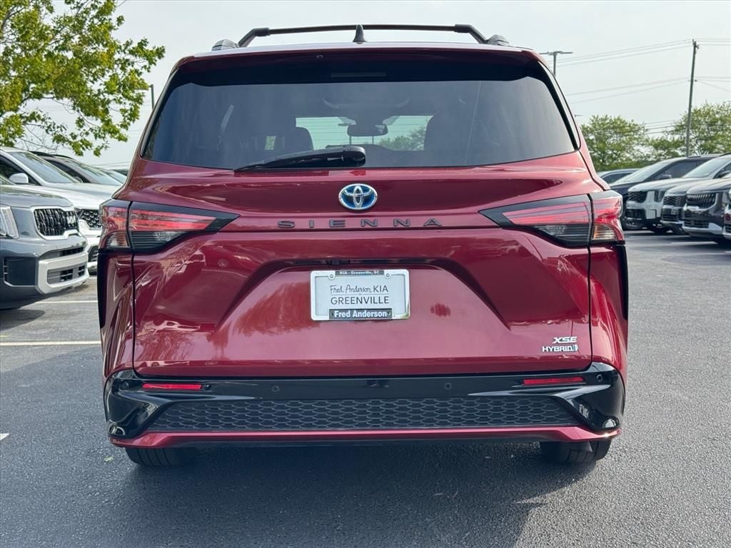 2022 Toyota Sienna XSE 7 Passenger