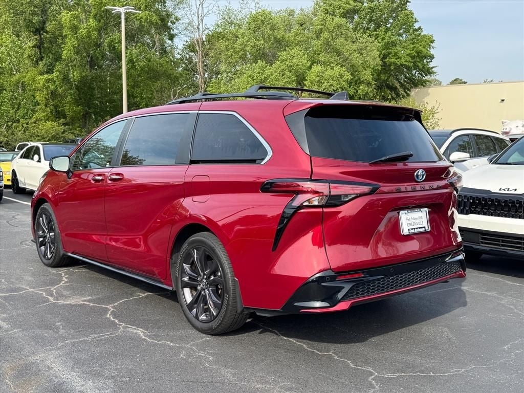 2022 Toyota Sienna XSE 7 Passenger