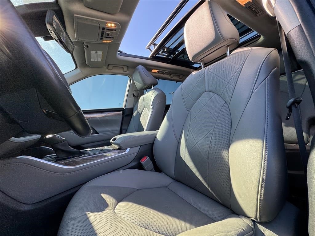 2021 Toyota Highlander Hybrid Platinum