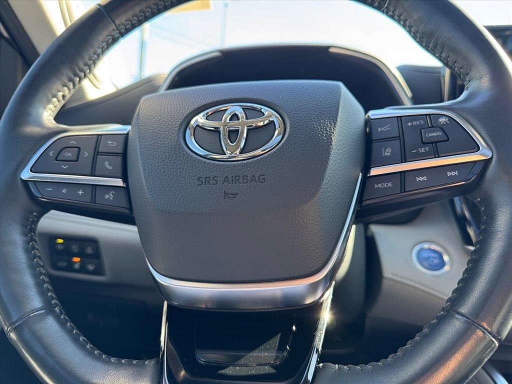 2021 Toyota Highlander Hybrid Platinum