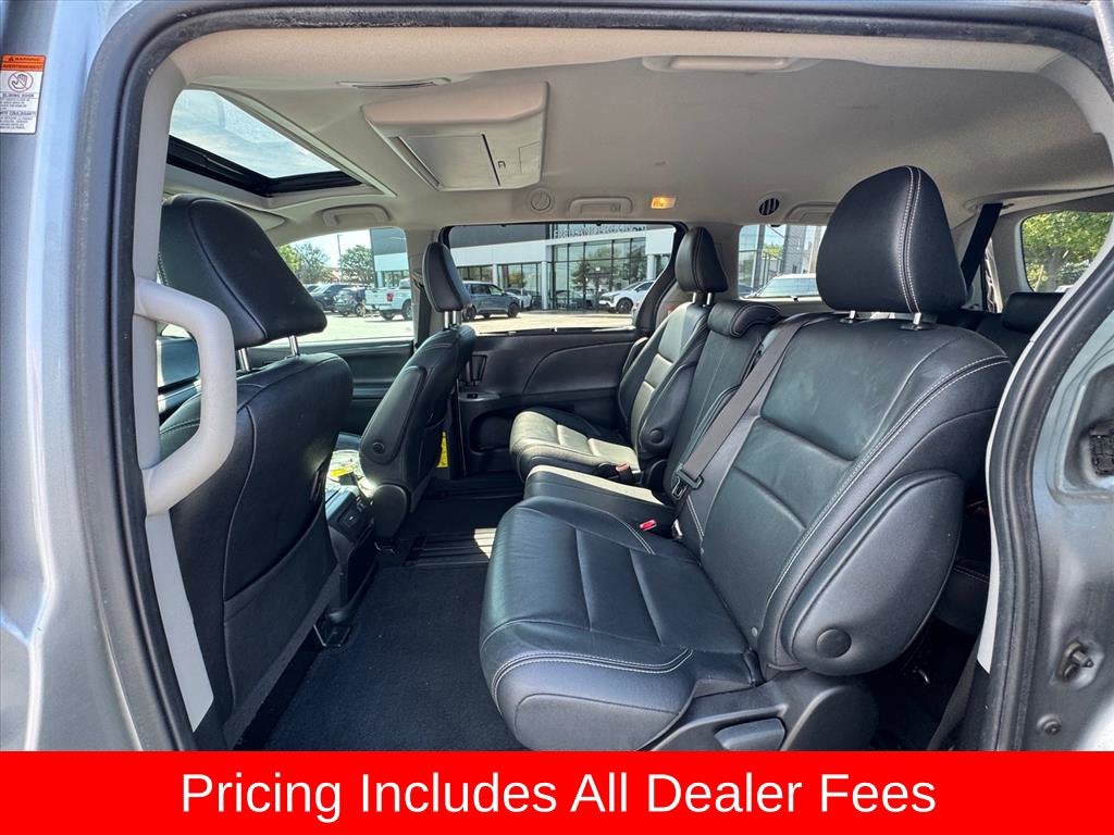 2015 Toyota Sienna SE Premium 8 Passenger