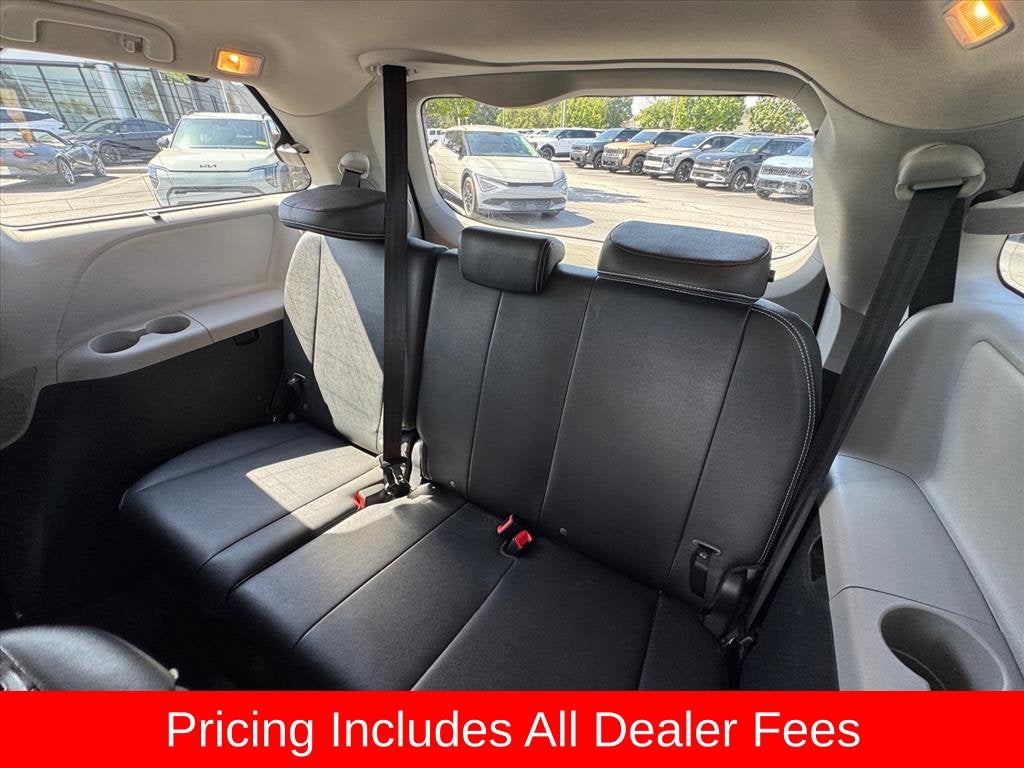 2015 Toyota Sienna SE Premium 8 Passenger