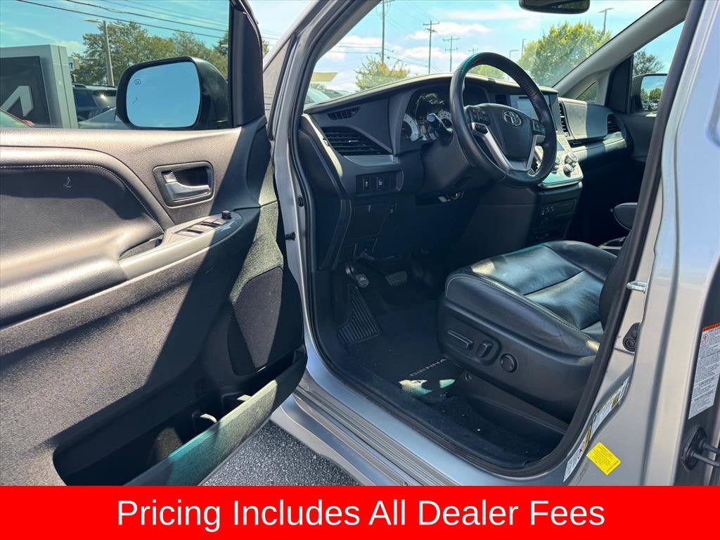 2015 Toyota Sienna SE Premium 8 Passenger