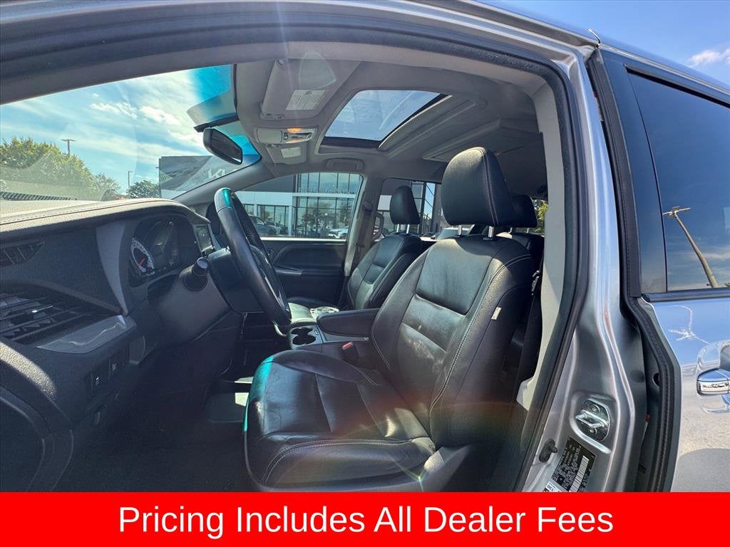 2015 Toyota Sienna SE Premium 8 Passenger