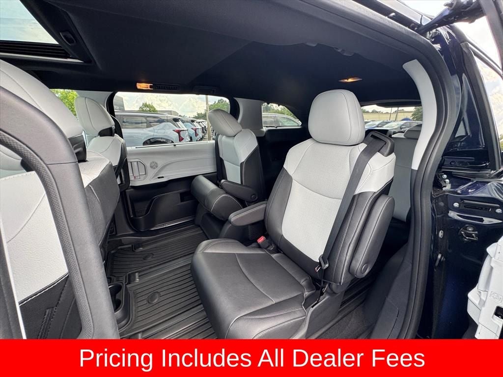 2026 Toyota Sienna XSE 7 Passenger