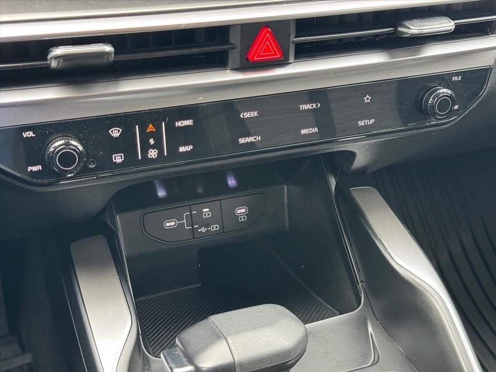 2025 Kia Sorento LX