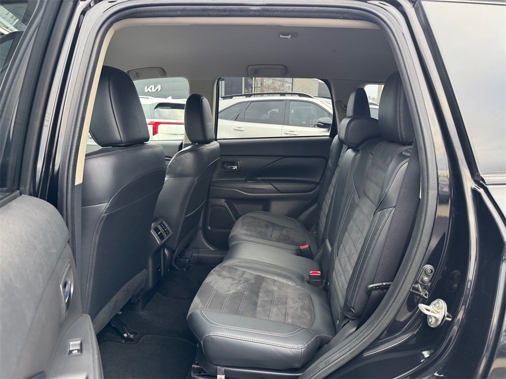 2020 Mitsubishi Outlander SE