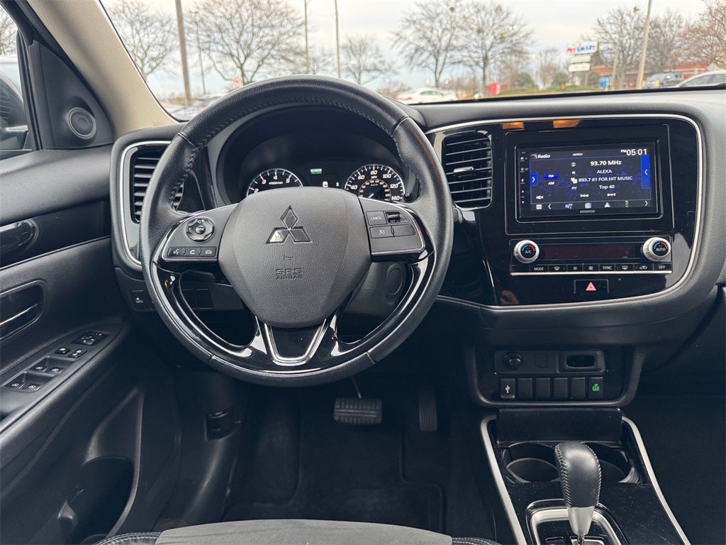 2020 Mitsubishi Outlander SE